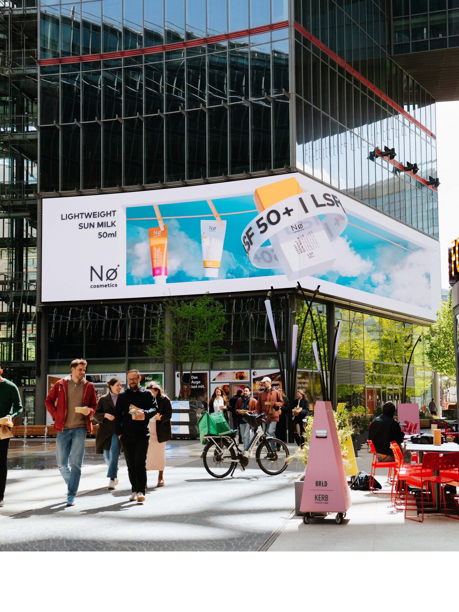 NoCosmetics Kampagne auf dem HYGH 3D-Display am Potsdamer Platz
