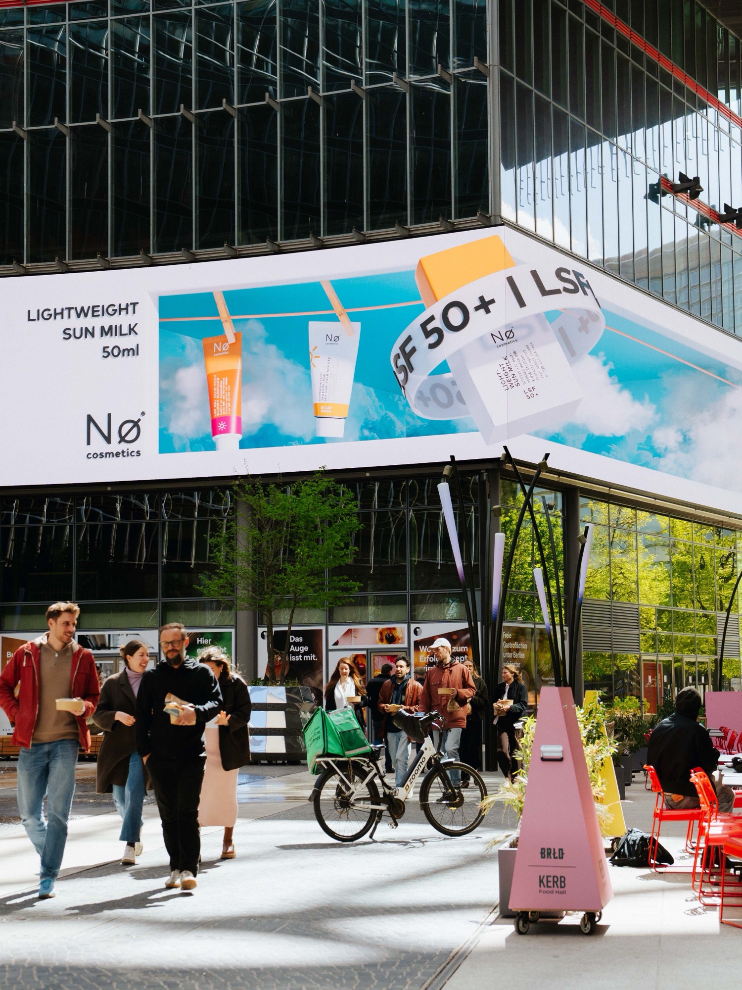 NoCosmetics Kampagne auf dem HYGH 3D-Display am Potsdamer Platz