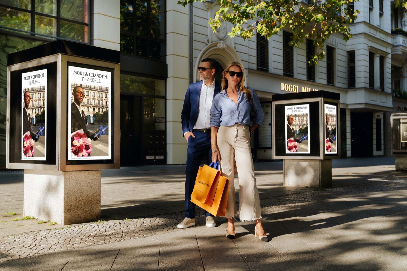 HYGH Premium Network Vitrinen am Kurf&uuml;rstendamm mit Mo&euml;t-Kampagne