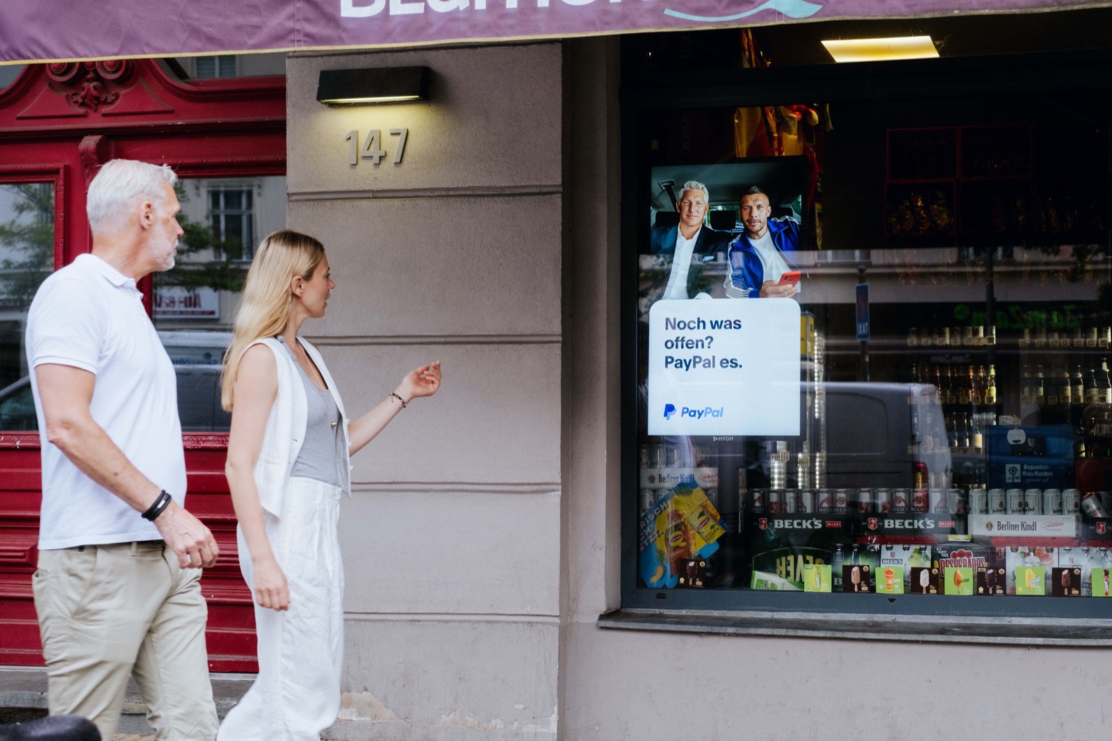 PayPal Kampagne auf einem HYGH City Display, visualisiert im Preview Tool